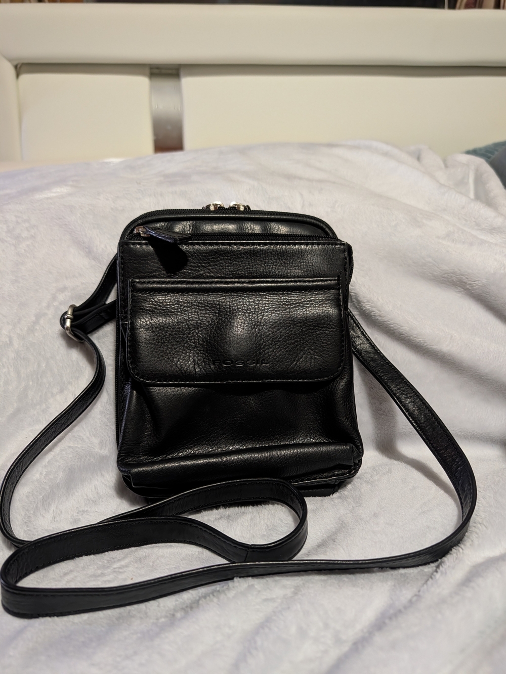 Fossil Traveler Black Pebbled Leather Crossbody Organizer Bag